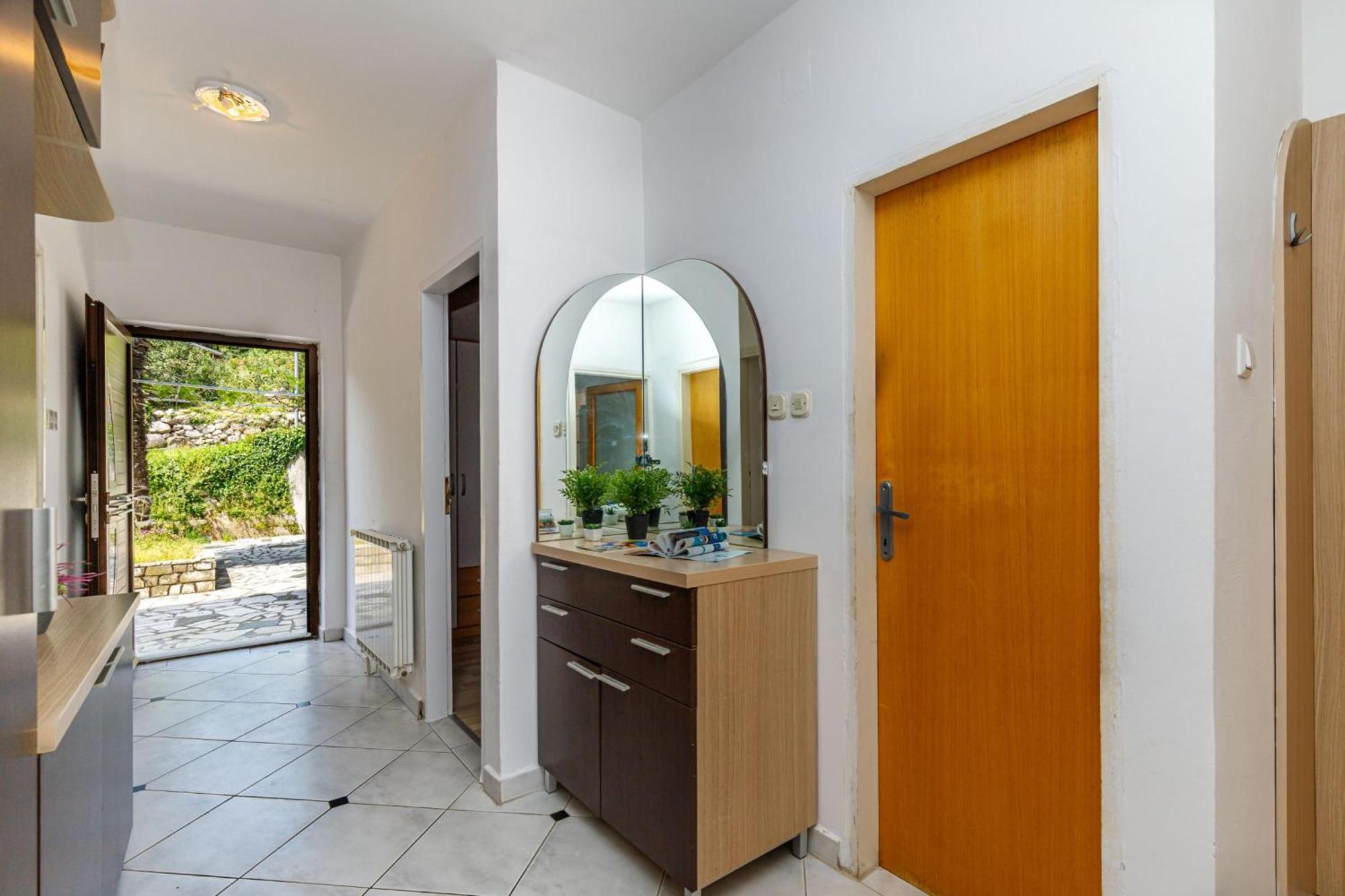 Seaview Apartment Tina Krk Island - Happy Rentals Krk Town Exterior photo